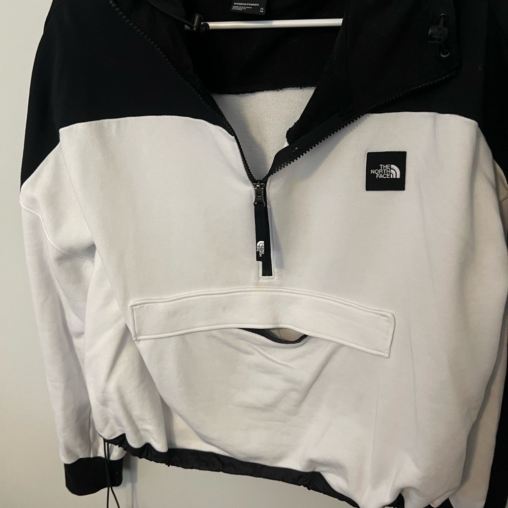 The North Face Women's Black and Gray Top